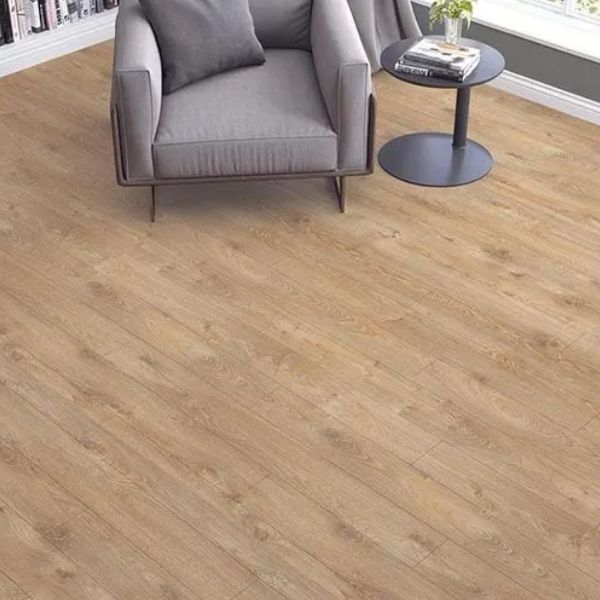 Luxury Light Oak 8mm Laminate Flooring