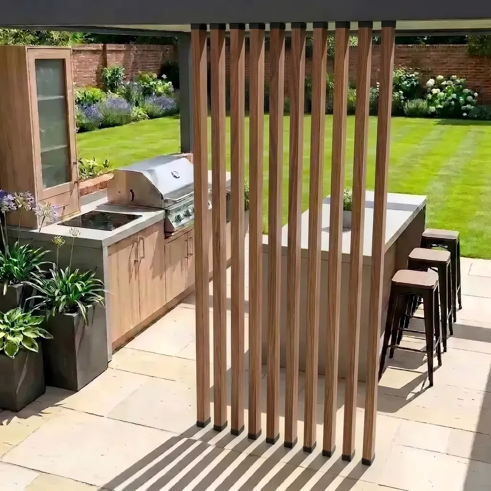 Outdoor Slatted Divider – 280cm (Multiple Colours)